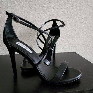 Steve Madden – Floriaa Heel Sandal BLACK LEATHER / 8